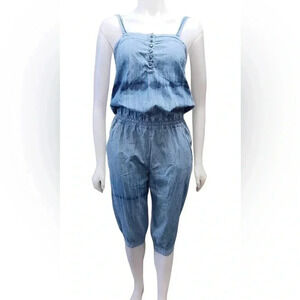 Units  Capri Jumpsuit Size 38/Medium